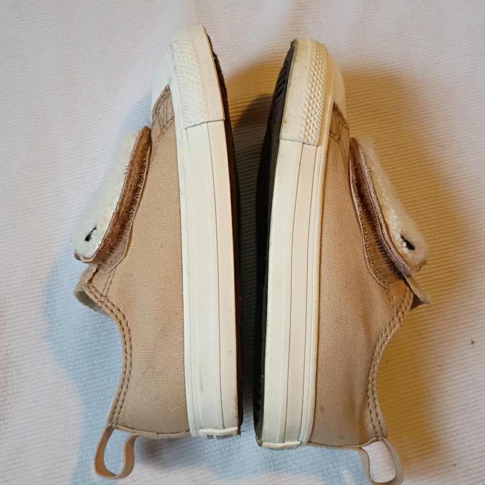 Converse Kids Tan Bear Shoes - Picture 5 of 9